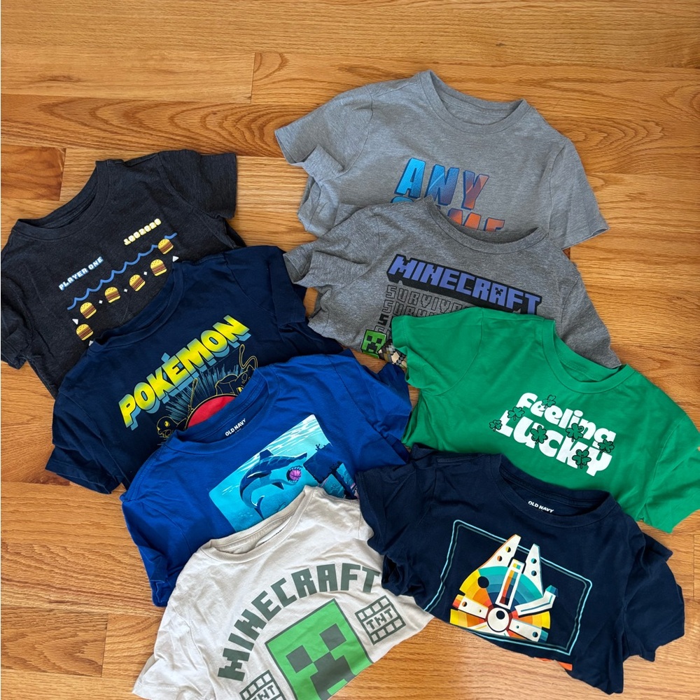 Bundle of 8 Old Navy Boys Graphic Tees